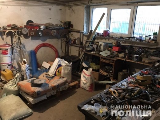 Чотири крадіжки та підозра у побитті: закарпатські поліціянти встановили осіб, причетних до вчинення злочинів