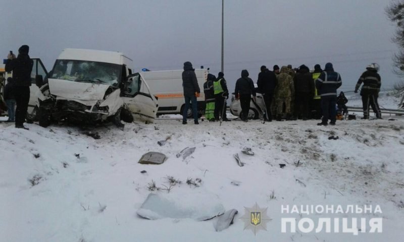 ДТП на трасі Київ-Чоп: багато травмованих, серед загиблих – дитина