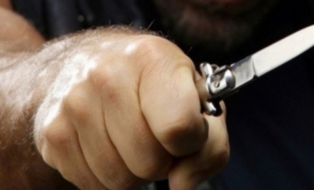 Закарпатські правоохоронці встановили вбивцю, який вбив брата ударом ножа в шию