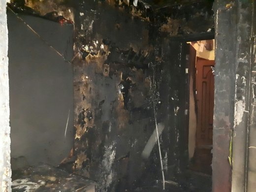 Резонансна пожежа в Ужгороді: з палаючої квартири рятували жінку (ФОТО)