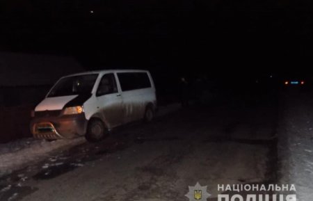 На Хустщині під колеса Volkswagen Т5 потрапив 19-річний хлопець (ФОТО)