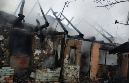 Пожежа у Берегові: родина, яка втратила дім, потребує допомоги (ФОТО)