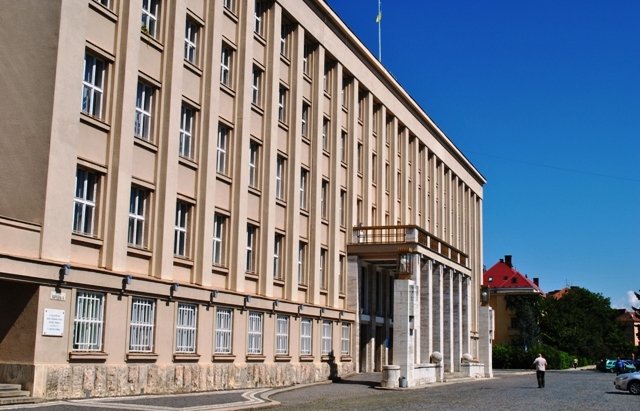 22 млн грн з обласного бюджету просять на ремонт будівлі Закарпатської ОДА (Документ)