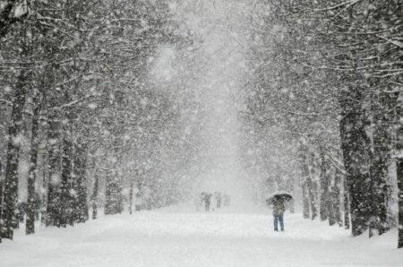 Перший день весни зустріне українців сильними снігопадами