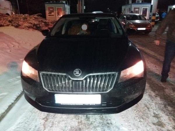 Прикордонники на українсько-словацькому кордоні виявили автівку, яку розшукував Інтерпол (Фото)