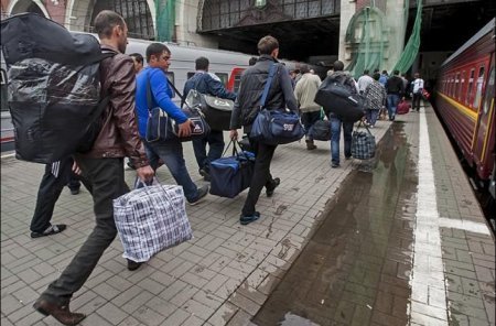“Якщо трудові мігранти повертатимуться …”: експерт розповів, що буде з економікою України