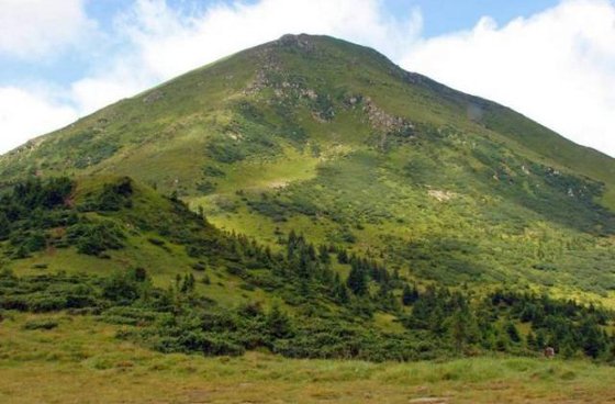 Гора Петрос на Рахівщині — одна з найцікавіших карпатських гір для сходження