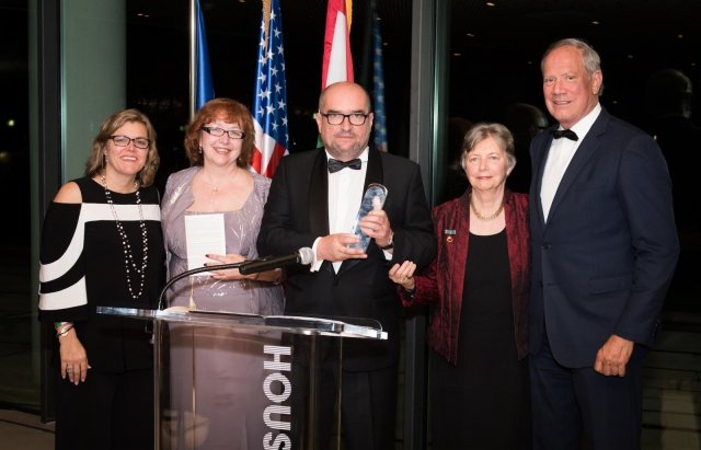 Закарпатський угорський інститут отримав почесну нагороду в США за "видатну діяльність" (ФОТО)