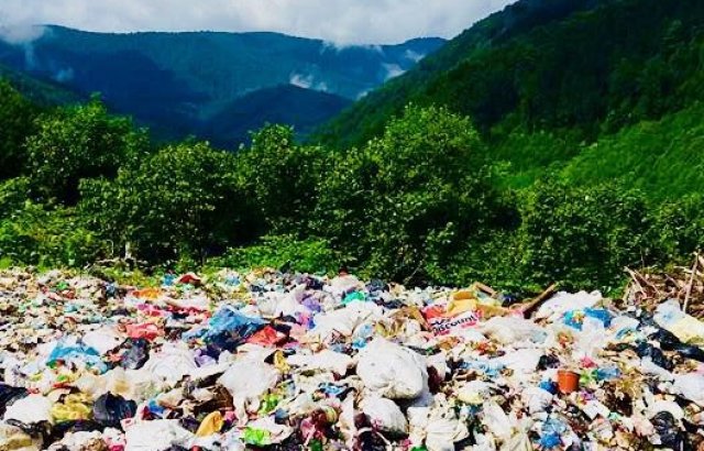 Міжгірщина: Масштаби сміттєвого полігону вражають