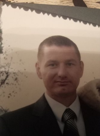 Допоможемо знайти: На Закарпатті безслідно зник молодий чоловік (Фото)