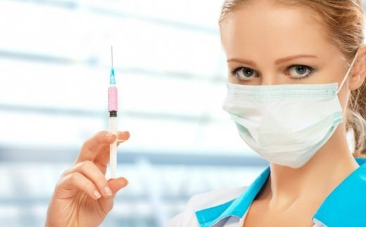 Чому люди масово відмовляються від вакцинації: пояснення імунолога