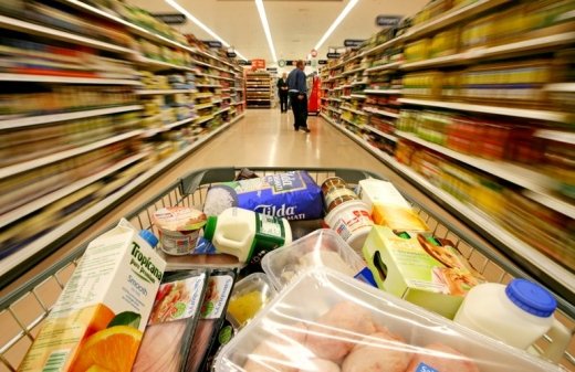 Які хитрощі ресторанів та супермаркетів змушують нас їсти та купувати більше
