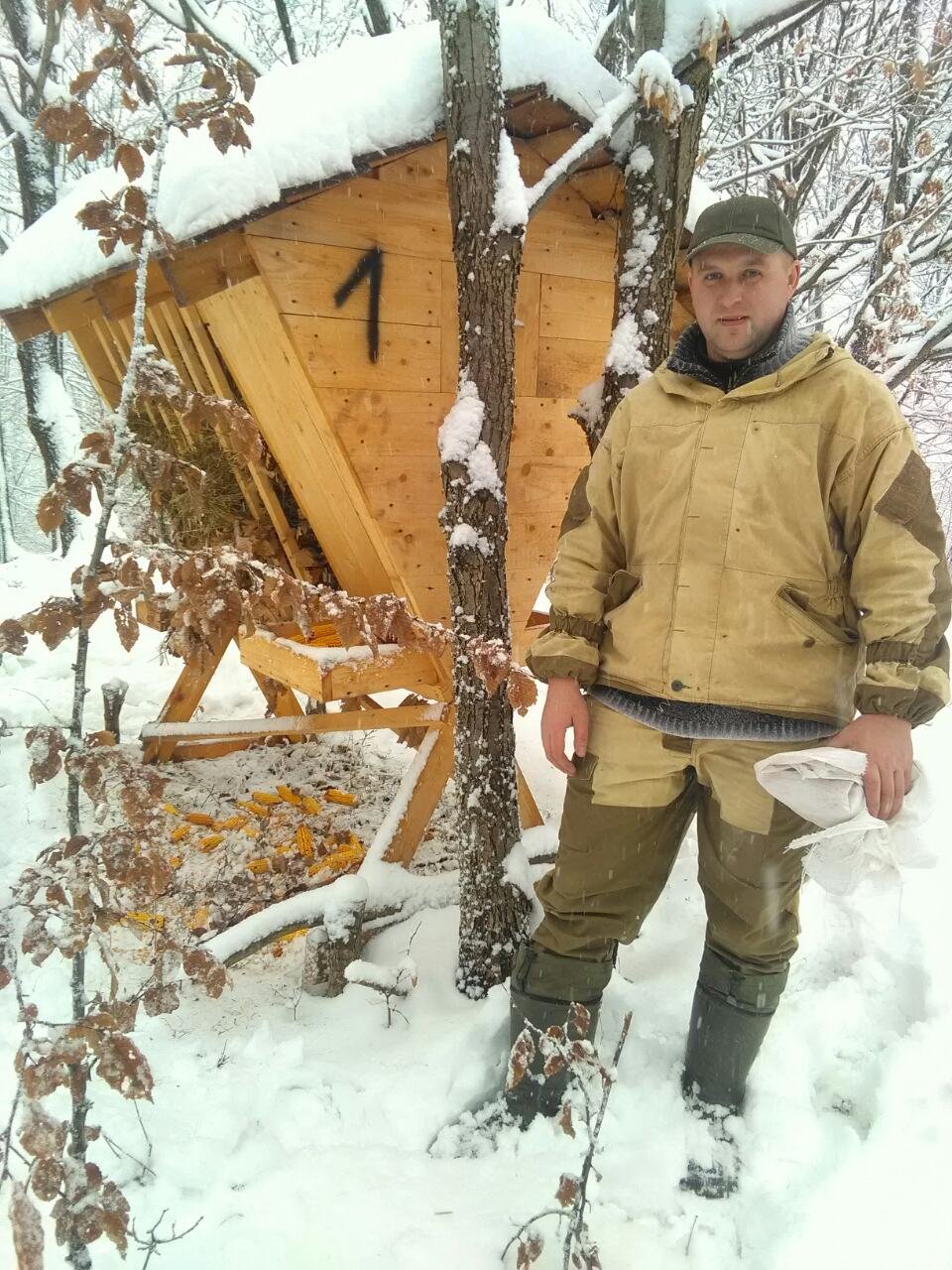 Лісівники Рахівщини підгодовували диких тварин на протязі всієї зими