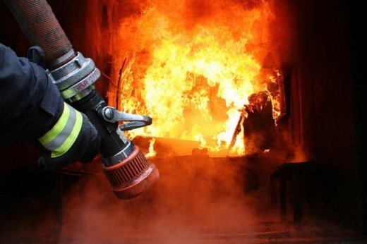 Трагічна смерть: вогнеборці виявили на місці пожежі тіло людини