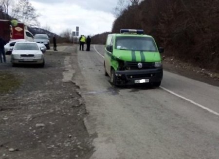На Закарпатті сталася ДТП за участі інкасаторів (ФОТО)