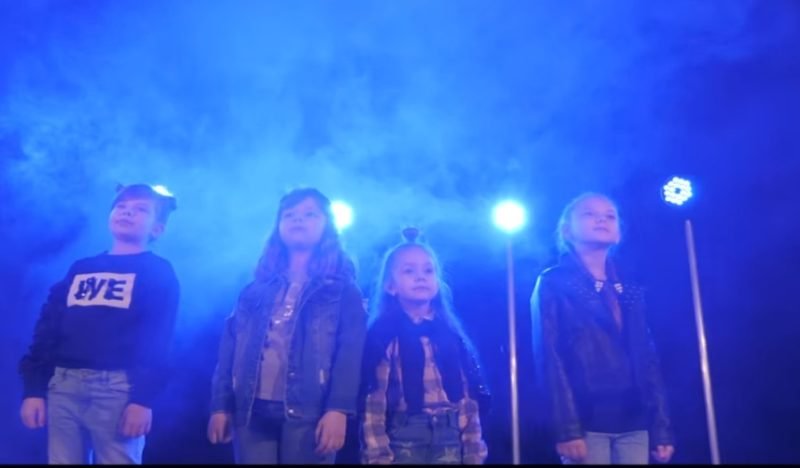 Діти переспівали популярну пісню Скрябіна “Мам” (ВІДЕО)
