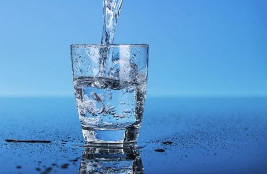 Чому у вас завжди має бути з собою пляшка з водою