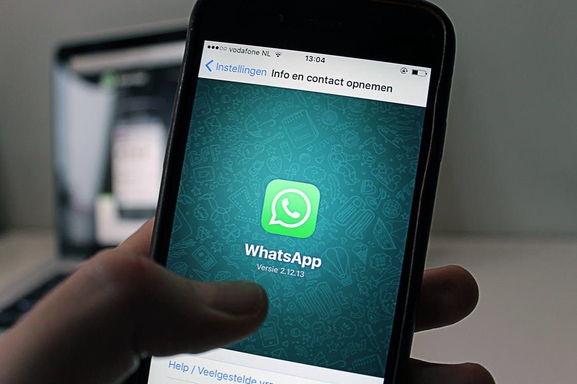 Важлива функція: WhatsApp вчиться розпізнавати фейкові фото