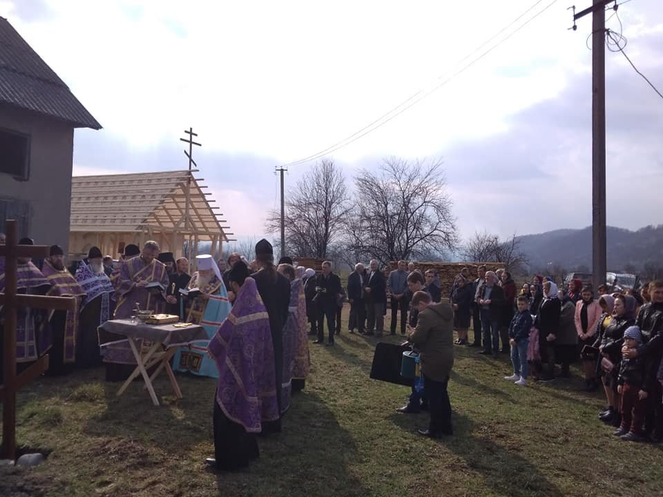 ФОТОФАКТ. У Великому Бичкові на Рахівщині заклали нову церкву РПЦ